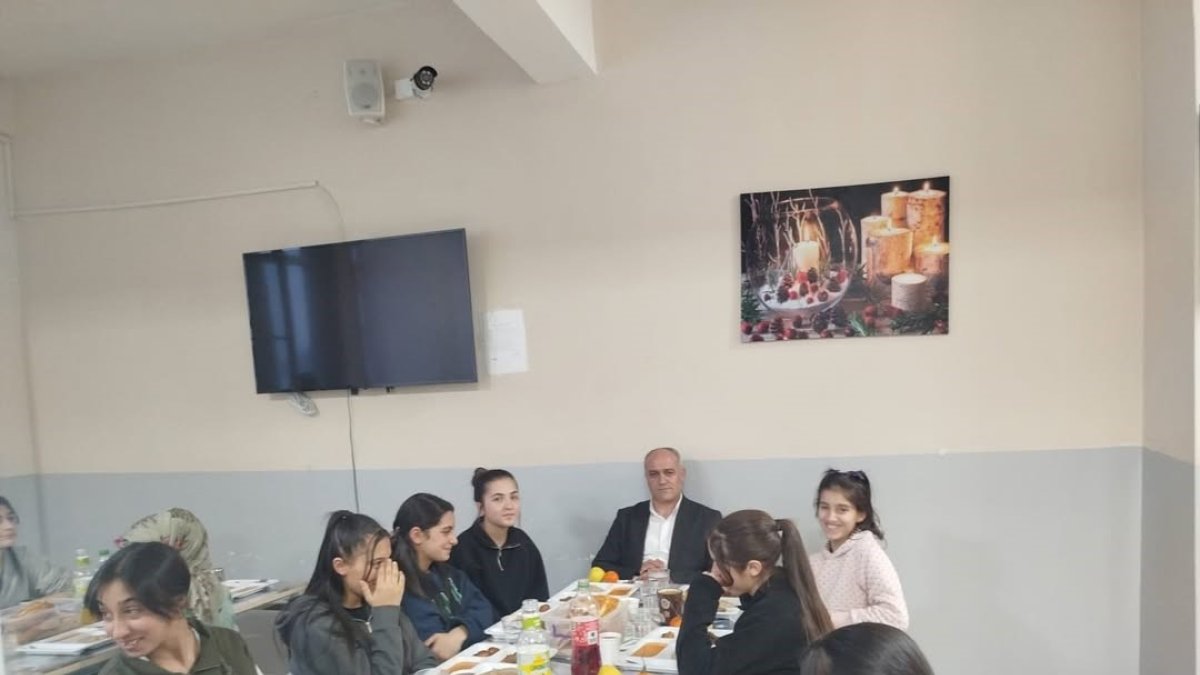 Diyadin'de Ramazan sofrasında anlamlı buluşma