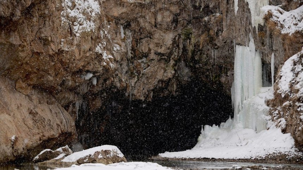 Diyadin'de soğuk hava ve sis etkili oluyor