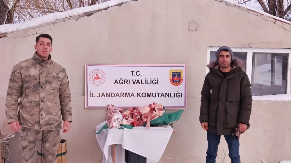 Diyadin'de uygunsuz şartlarda taşınan etlere el konuldu