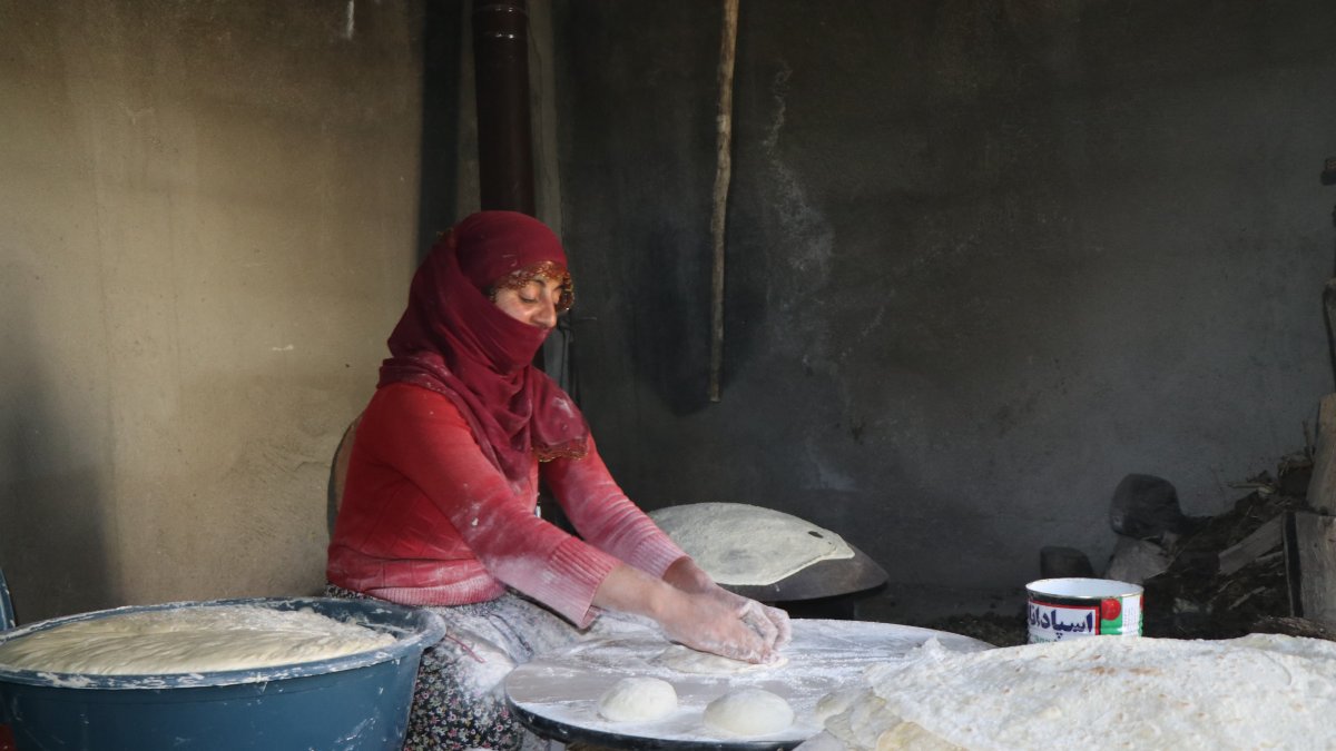 Diyadin'de yayla göçü hazırlığı: tandırlar yandı, yolculuk başlıyor