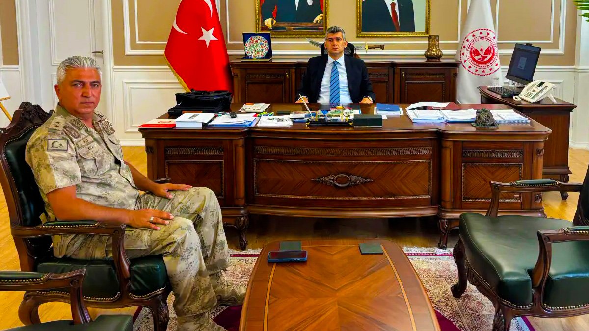 Diyadin'in Yeni Jandarma Komutanı Ali Akça'dan Kaymakam Furkan Korkusuz'a Ziyaret