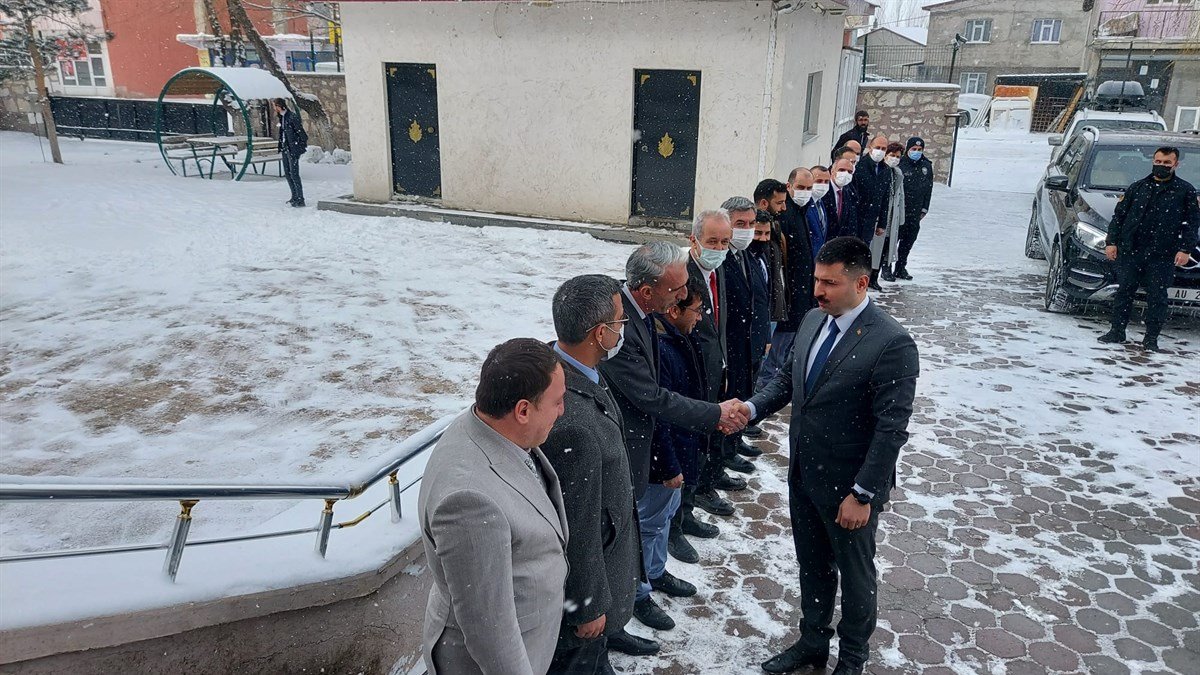 Diyadin Kaymakamı Mustafa Karali, görevine başladı