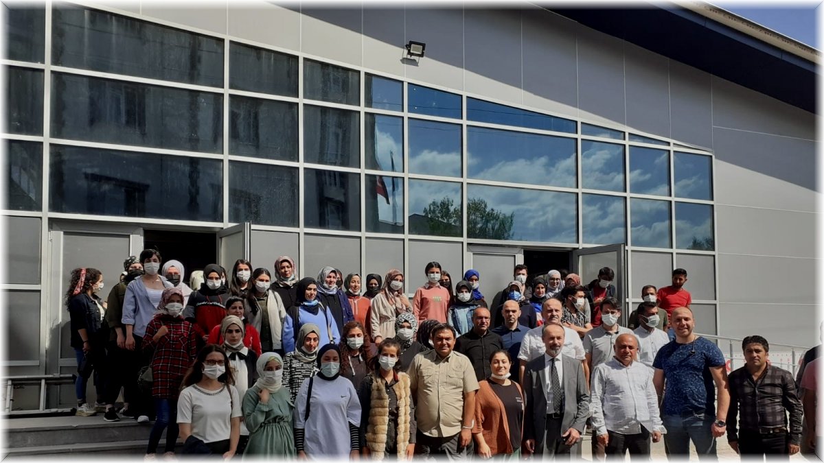 Diyadin’de bin kişilik tekstil fabrikası öncesi Tekstilkent Atölyesi açıldı