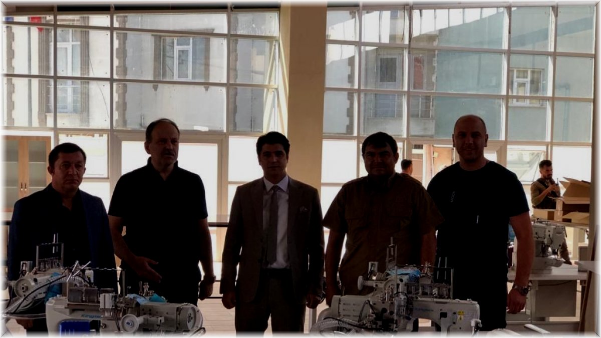 Diyadin’de yüzlerce kişiye iş sağlayacak tekstil atölyesinde sona gelindi