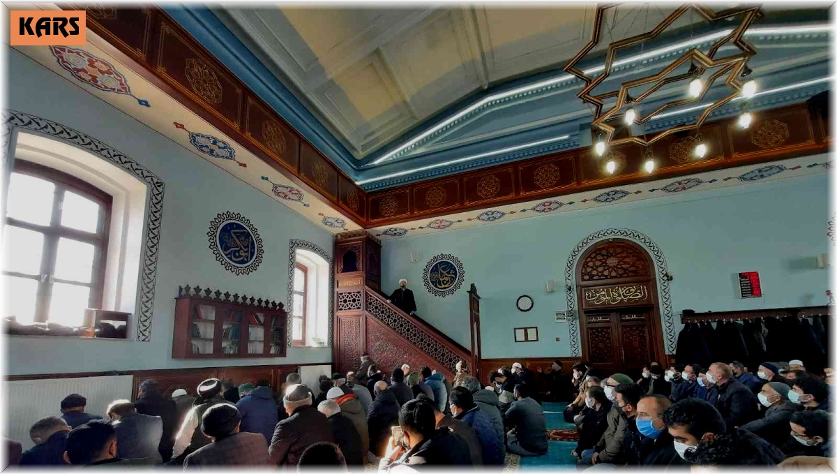 Diyanet İşleri Başkan Erbaş'tan Sarıkamış şehitleri için dua