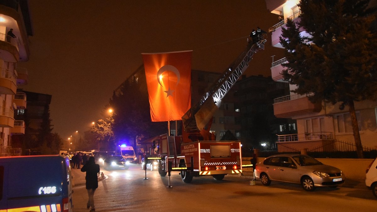 Diyarbakır'da şehit olan Uzman Çavuş Mehmet Çelik'in baba evine acı haber verildi