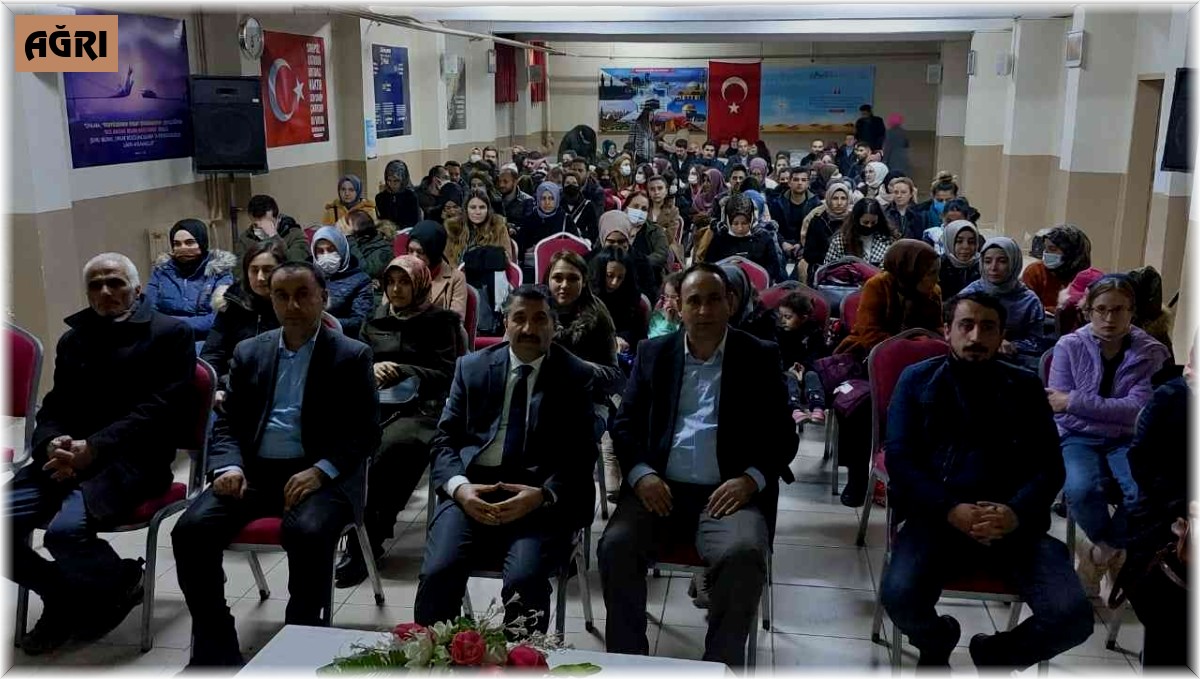 Doç. Dr. Teyfur, Eleşkirt'te öğretmenlere seminer verdi