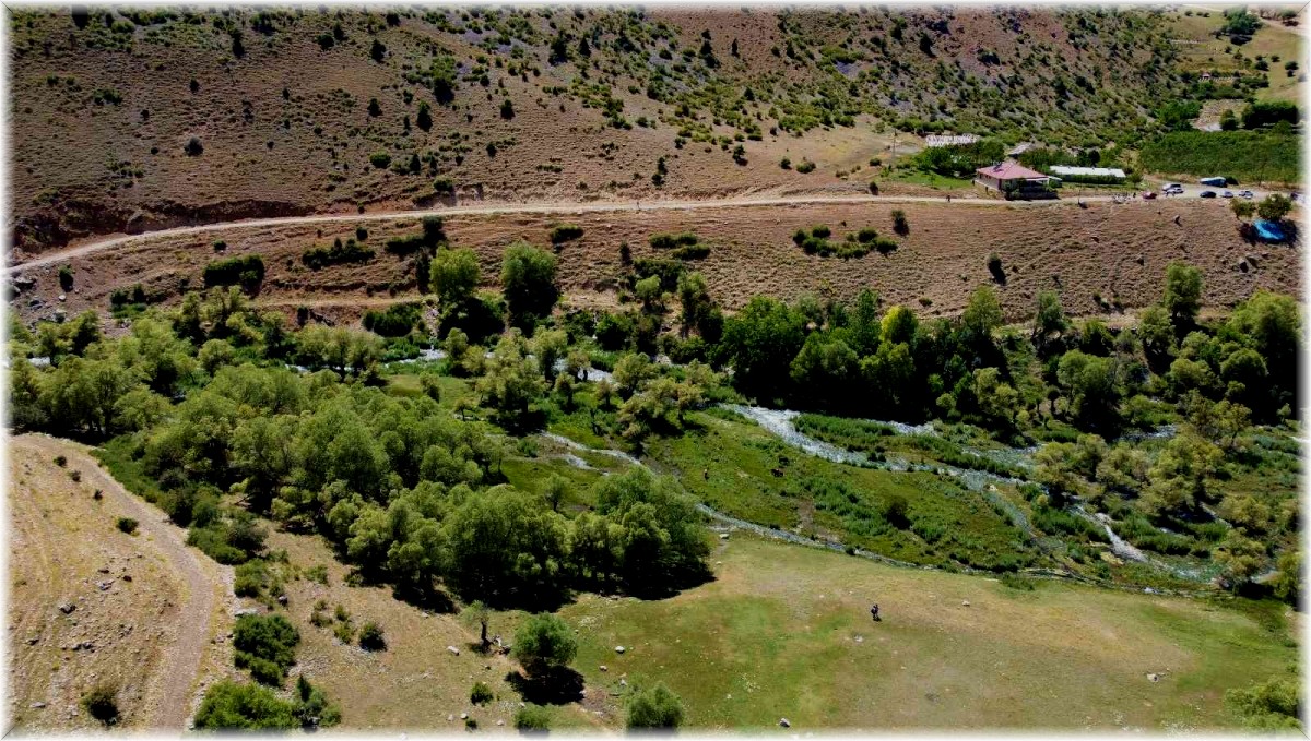 Doğa harikası Girlevik Şelalesi'ne hayat veren gözeler, ziyaretçilerin uğrak yeri oldu