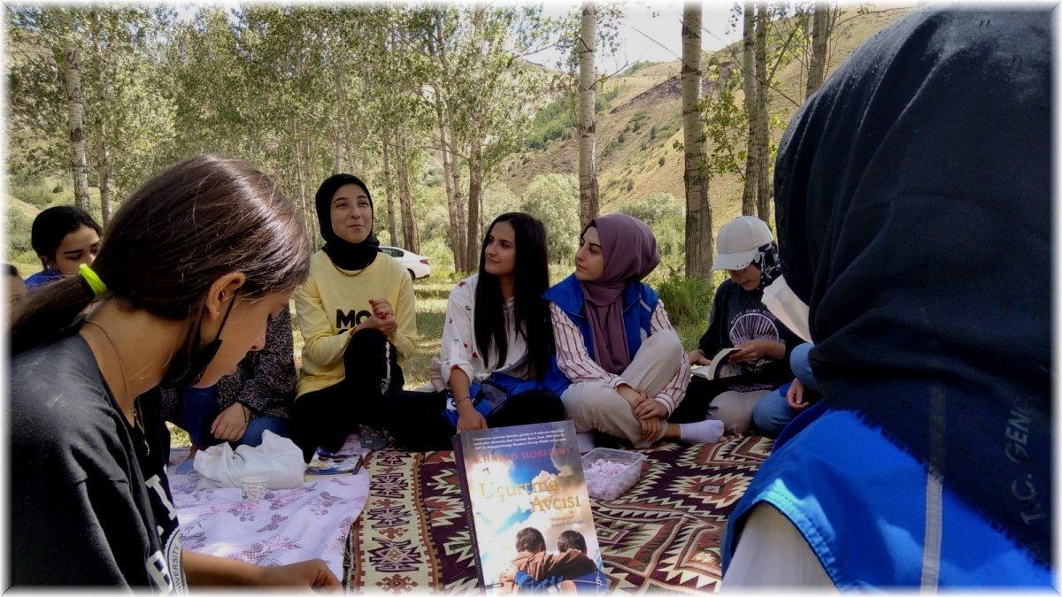 Doğada kitap tahlili