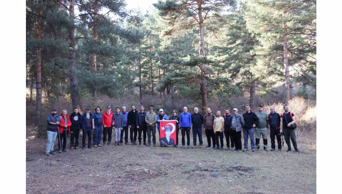 Doğal güzelliklerin içinde 16 km yürüdüler