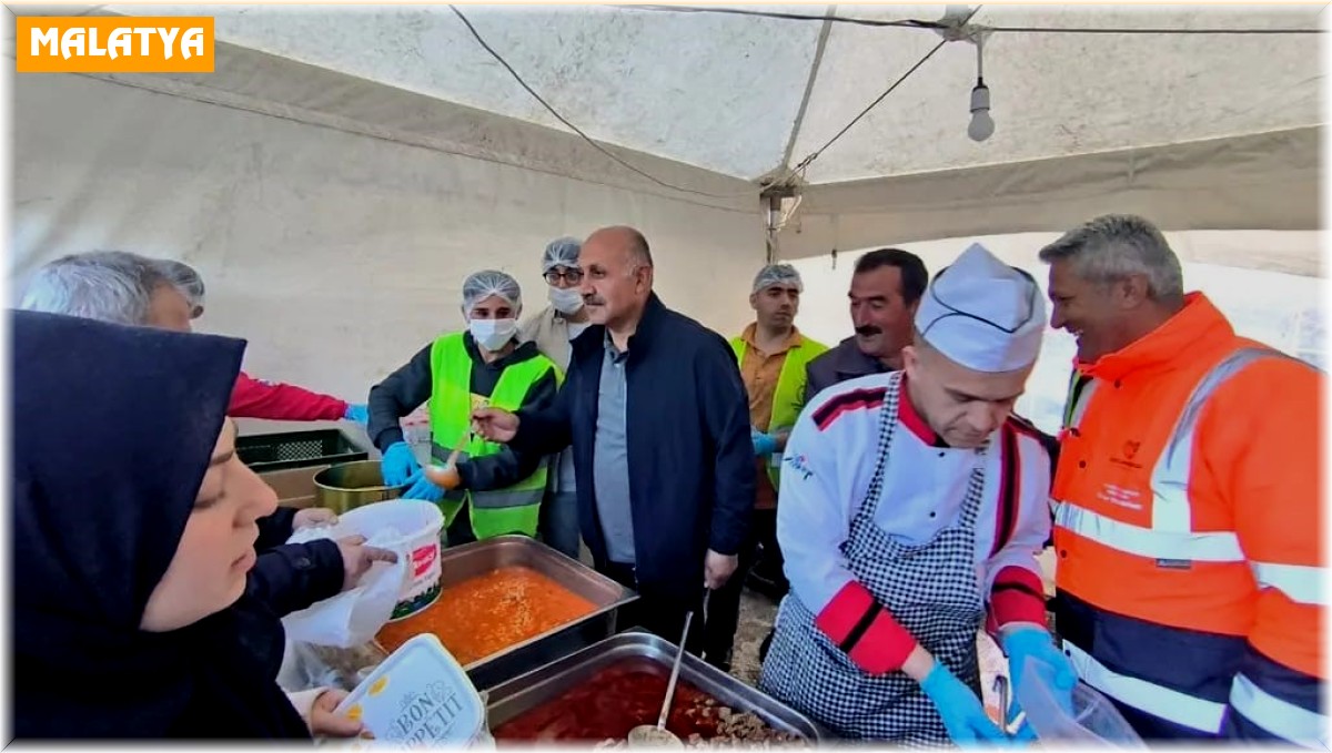 Doğanşehir'de depremde vefat edenler için mevlit okutuldu