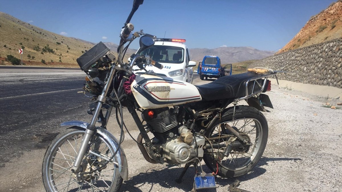 Doğanşehir'de otomobille çarpışan motosikletin sürücüsü yaralandı