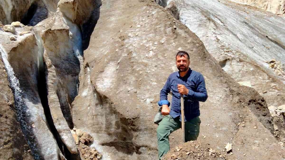 Doğaseverler 20 bin yıllık buzulları gezdi