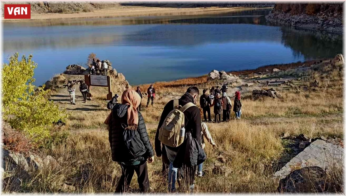 Doğaseverler Nemrut Krater Gölü'nde unutulmaz bir gün yaşadı