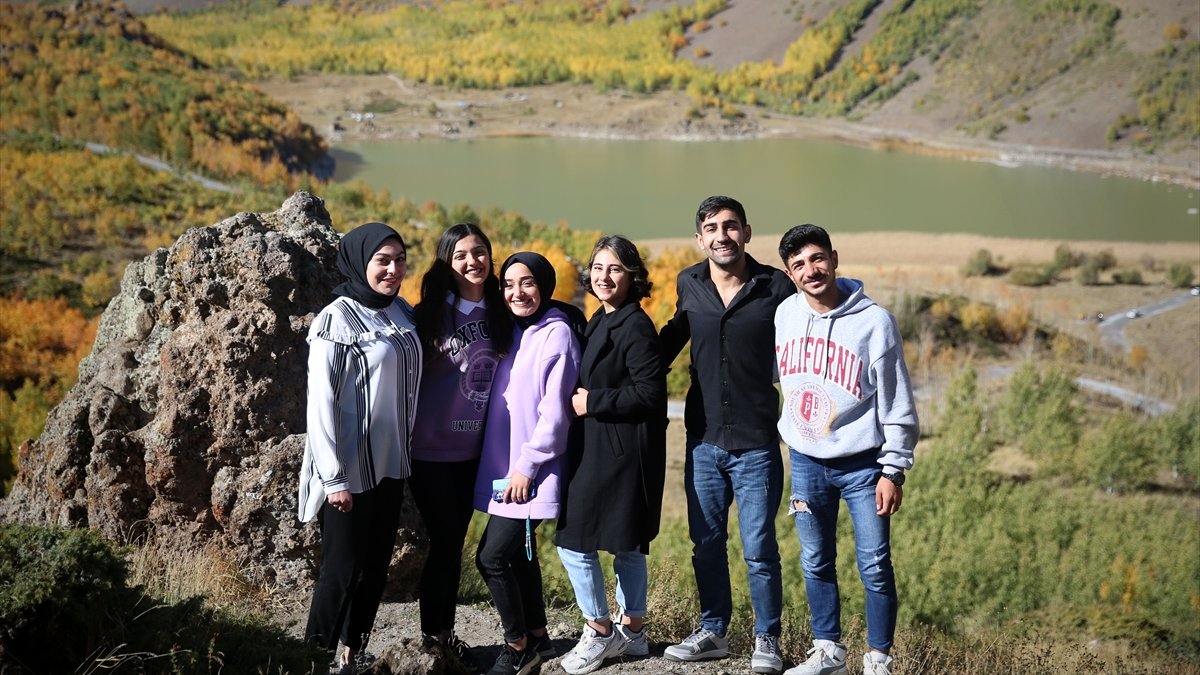 Doğaseverler Nemrut Krater Gölü'nü gezdi