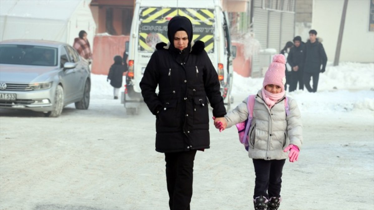 Doğu Anadolu'da dondurucu soğuklar etkisini sürdürüyor