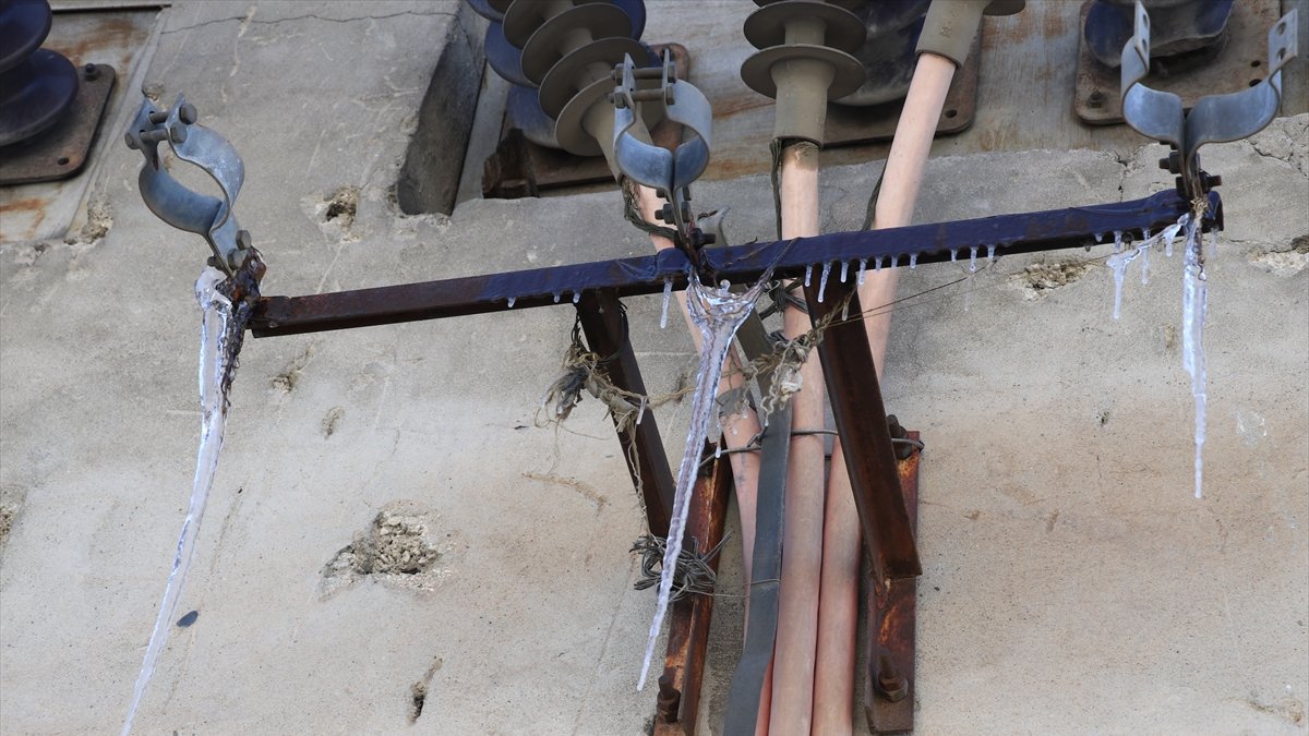 Doğu Anadolu'da en düşük sıcaklık sıfırın altında 13 dereceyle Erzurum ve Ağrı'da ölçüldü