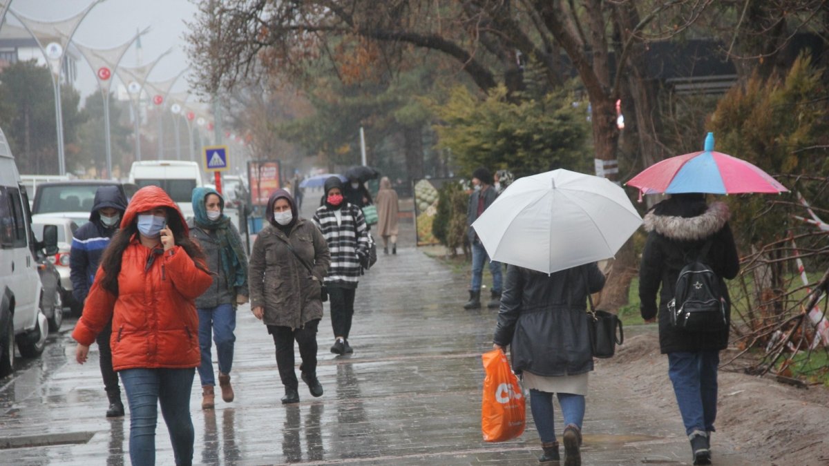 Doğu Anadolu'da gök gürültülü sağanak bekleniyor