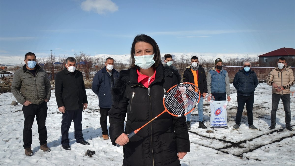 Doğu Anadolu'daki köylüleri badminton heyecanı sardı