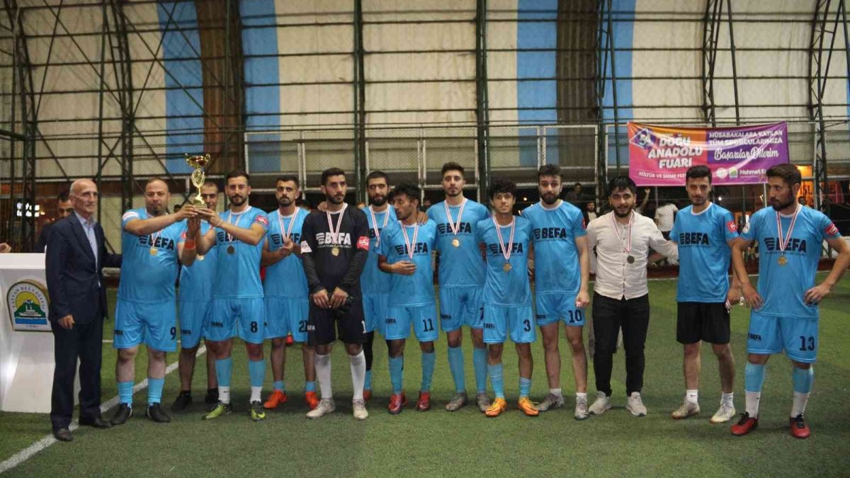 Doğu Anadolu Fuarı Futbol Turnuvasında kupalar sahiplerini buldu