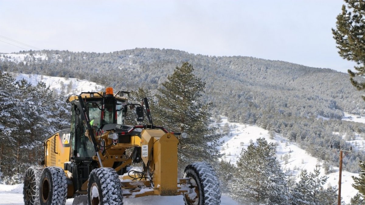 Doğu Anadolu'nun yüksek kesimlerinde kar etkisini sürdürüyor
