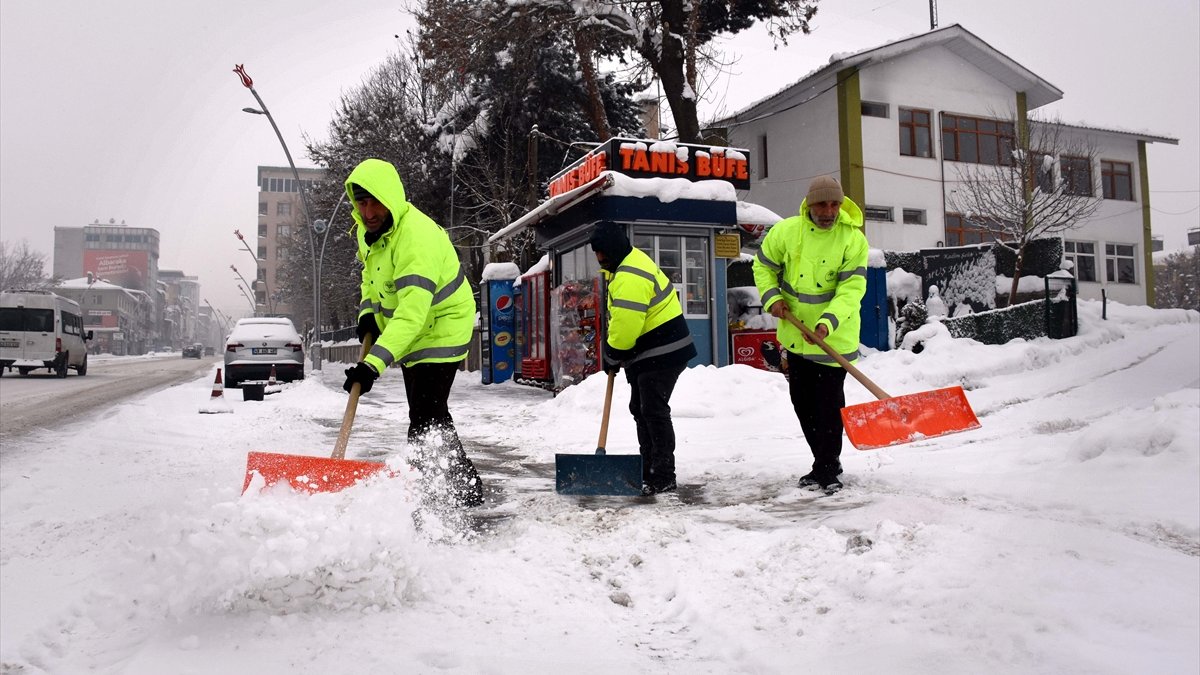 Doğu'da 4 ilde 168 yerleşim birimine ulaşım sağlanamıyor