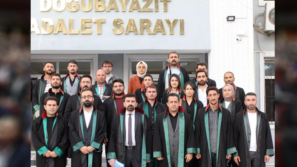 Doğubayazıt Adliyesi’nde Av. Kenan Narboğa’ya saldırı sonrası Ağrı Barosu’ndan sert açıklama