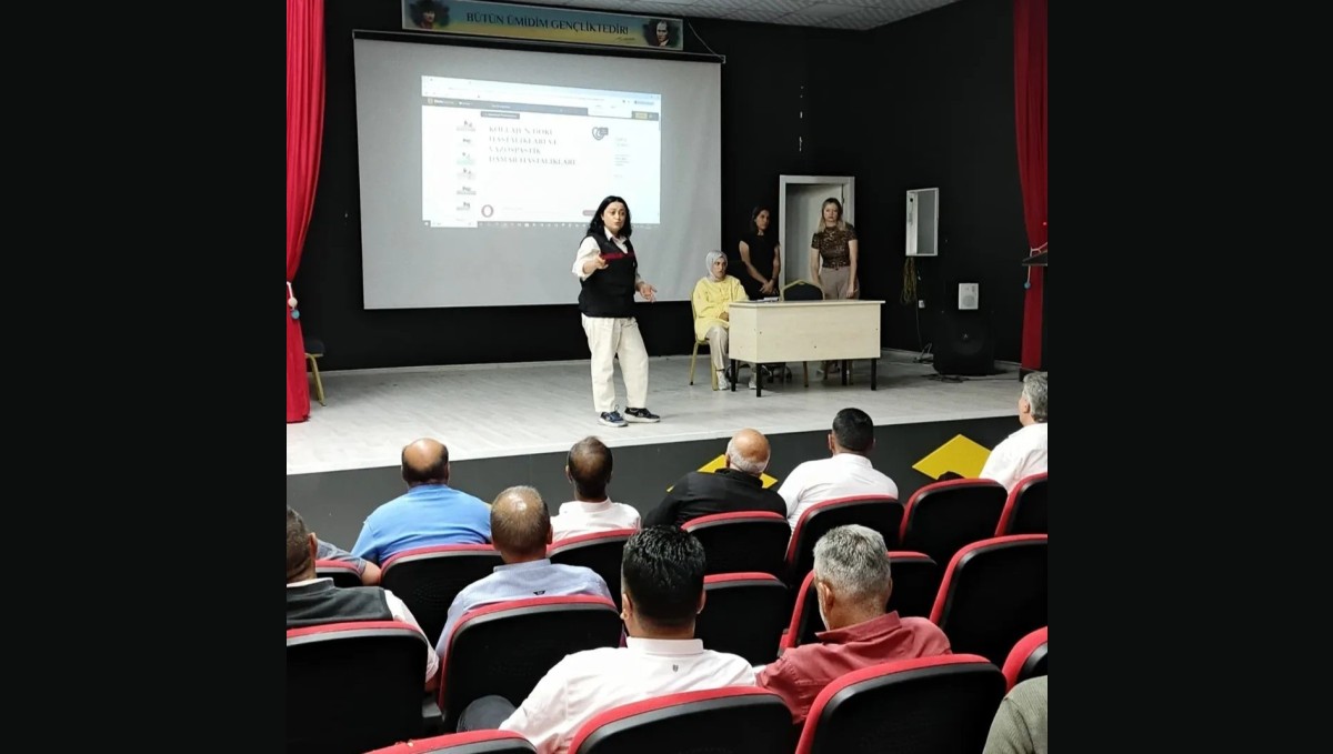 Doğubayazıt'ta çiftçilere yönelik bilgilendirme toplantısı