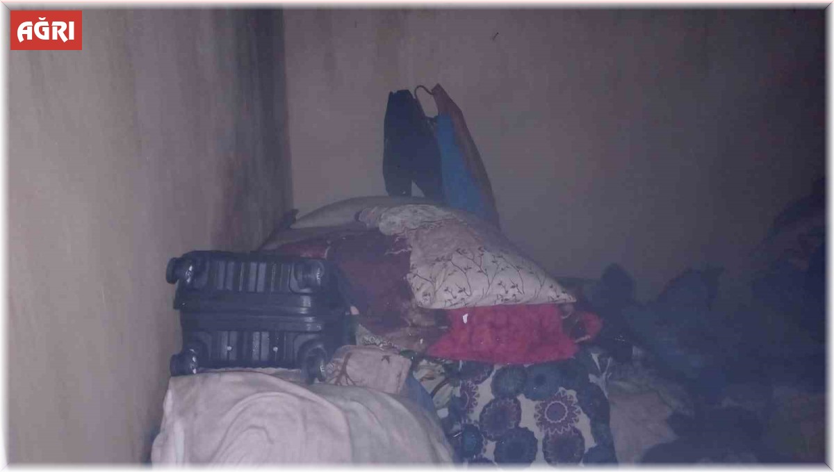 Doğubayazıt'ta çıkan yangında bir ev kullanılamaz hale geldi