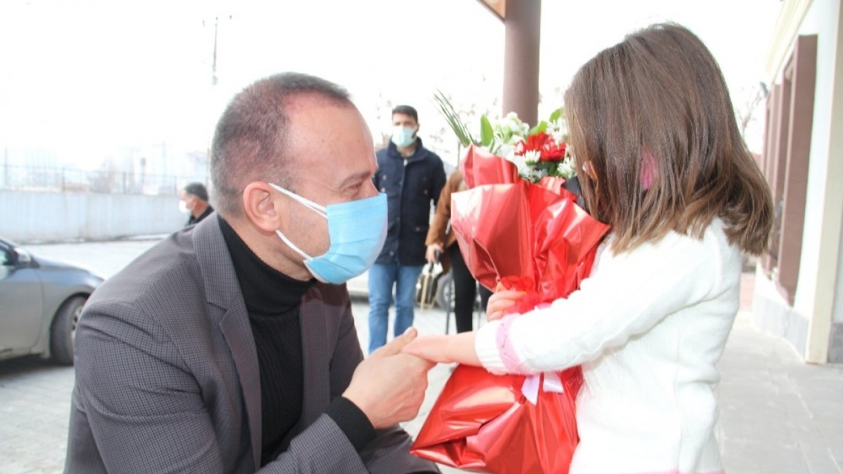 Doğubayazıt'ta dil sokağı ve kütüphane açılışları yapıldı