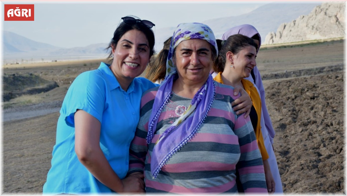 Doğubayazıt'ta her mahallede bir tarlada kadınlar faaliyet gösterecek