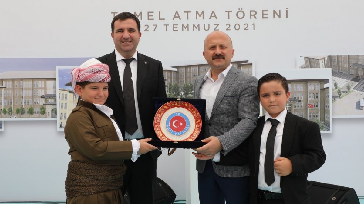 Doğubayazıt’ta 24 derslikli Ömer Çoktin Fen Lisesi, pansiyon ve spor salonunun temeli atıldı