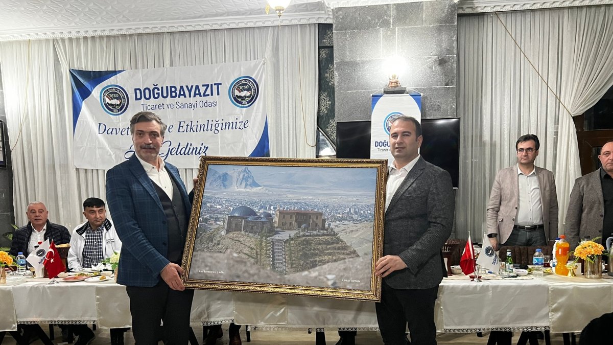 Doğubayazıt’ta Turizm Haftası’nda sektör paydaşları turizm için bir araya geldi