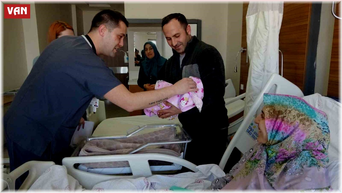 Doğum günü 4 yılda bir kutlanacak bebekler dünyaya geldi