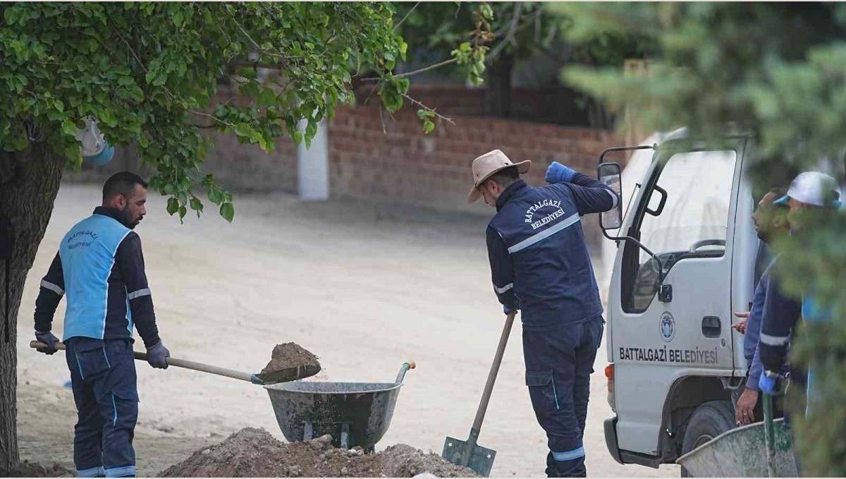 Dolamantepe Mahallesi'nde park ve yol düzenlemesi