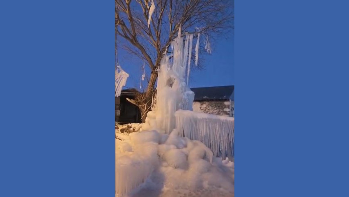 Dondurucu soğuklar su patlağını buz kütlesine dönüştürdü