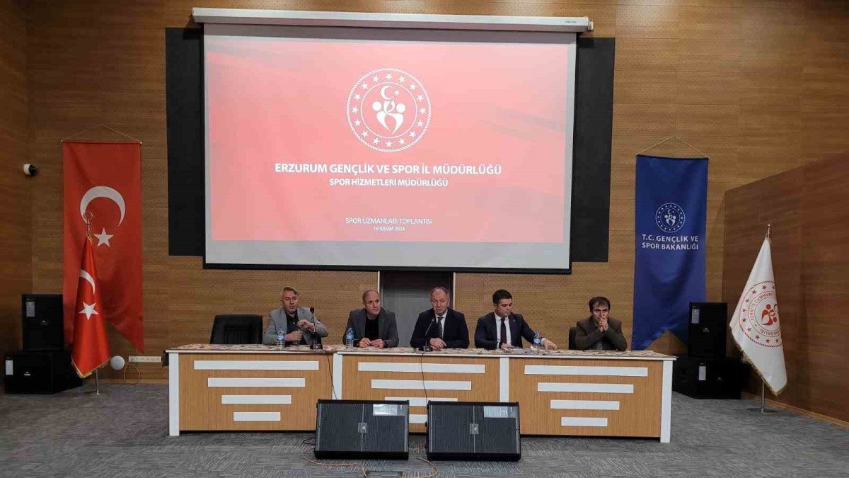 Dönmez; "Spor uzmanları bizim kemik kadromuz"