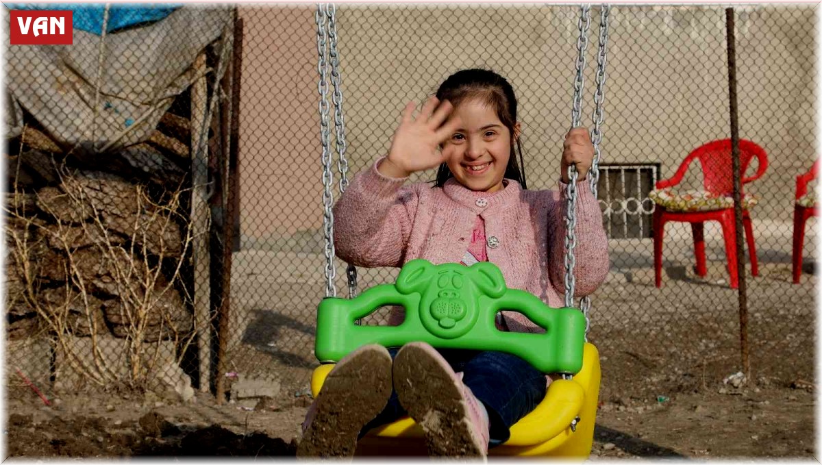 Down sendromlu Ayşe'nin salıncak hayali gerçeğe dönüştü