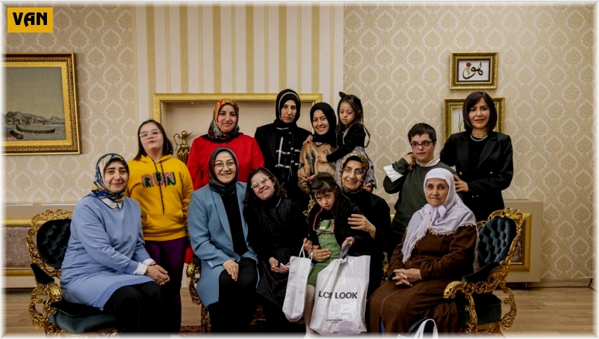 Down sendromlu çocuklar vali konağında ağırlandı