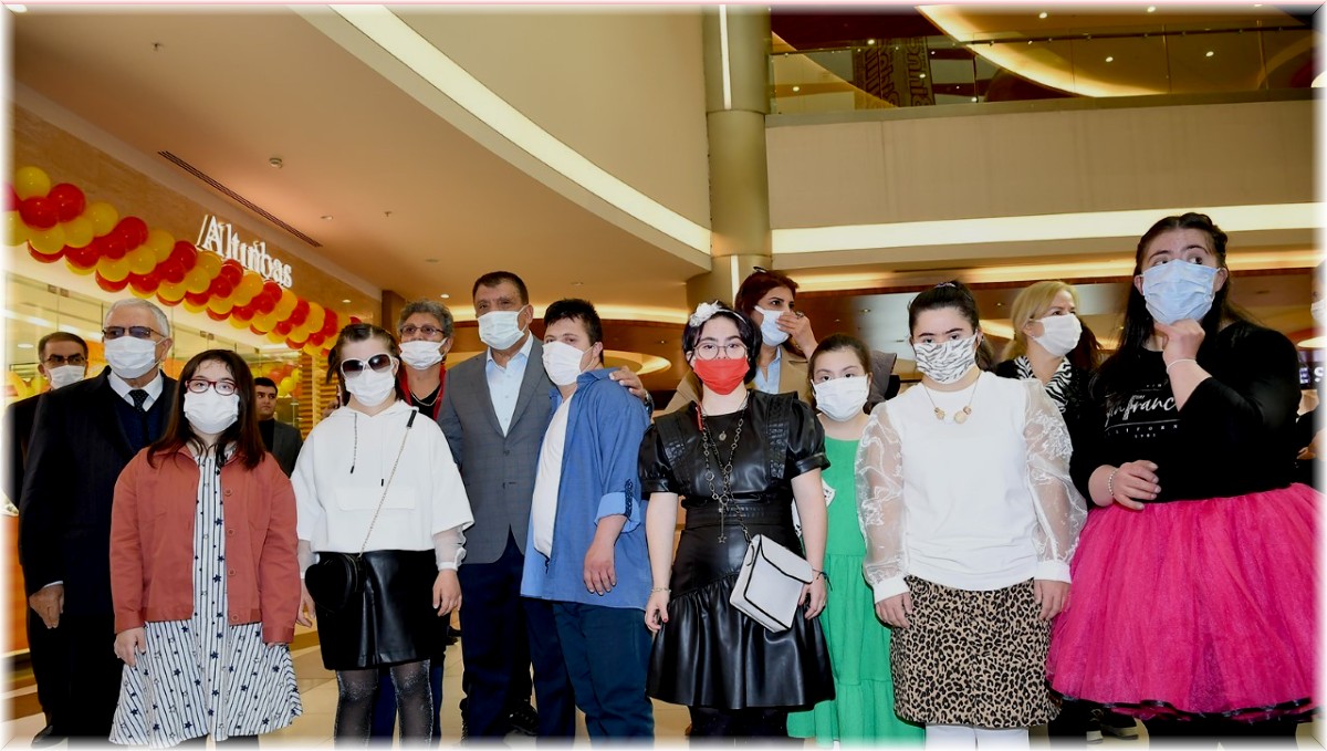 Down sendromlu çocuklar yeteneklerini sergiledi