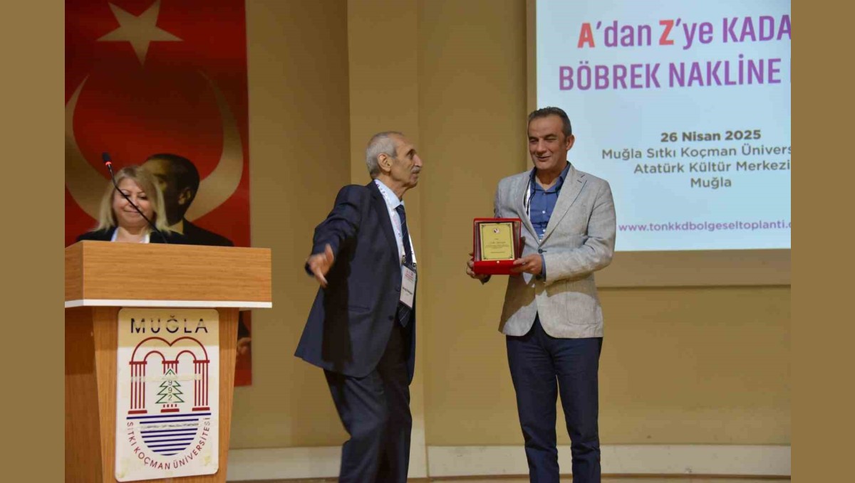 Dr. Fatih Kacıroğlu'na anlamlı ödül