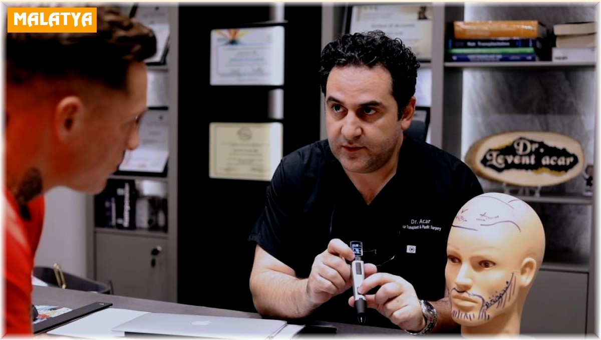 Dr. Levent Acar, efsane futbolcu Totti'yi getirdi