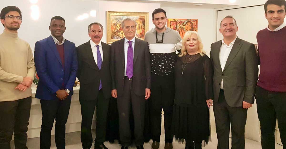 Dr. Meral Dinçer'in Ankara'daki Seramik Sergisinin Geliri AİÇÜ Öğrencilerine Burs Olacak