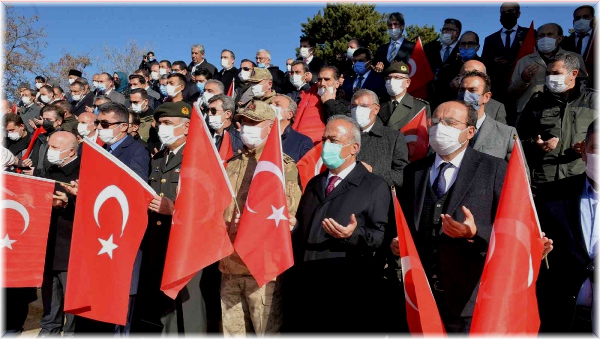 Dualar "93 Harbi" kahramanları için edildi