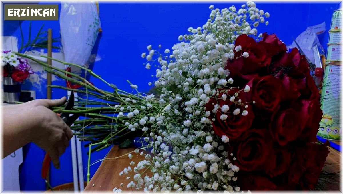 Düğün sezonunun başlamasıyla kız isteme çiçeklerine talep arttı