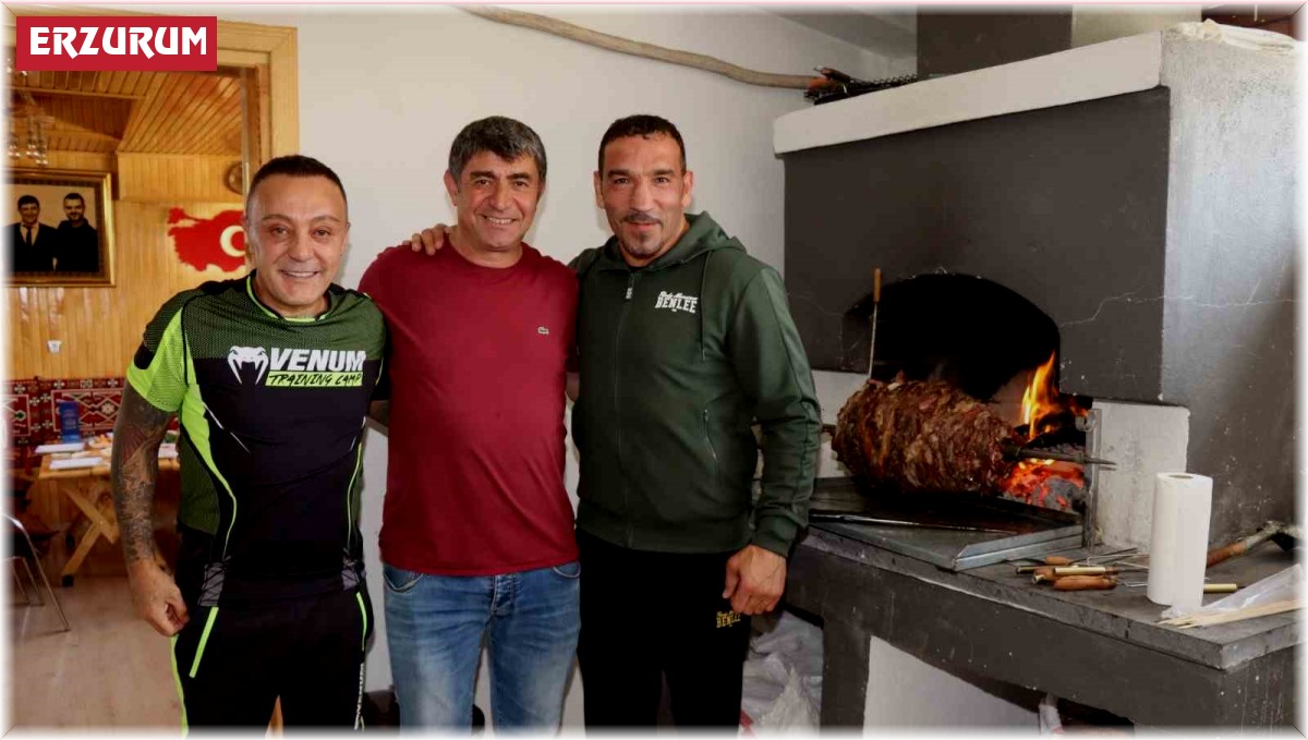 Dünya Şampiyonu Fırat Aslan Oltu'da