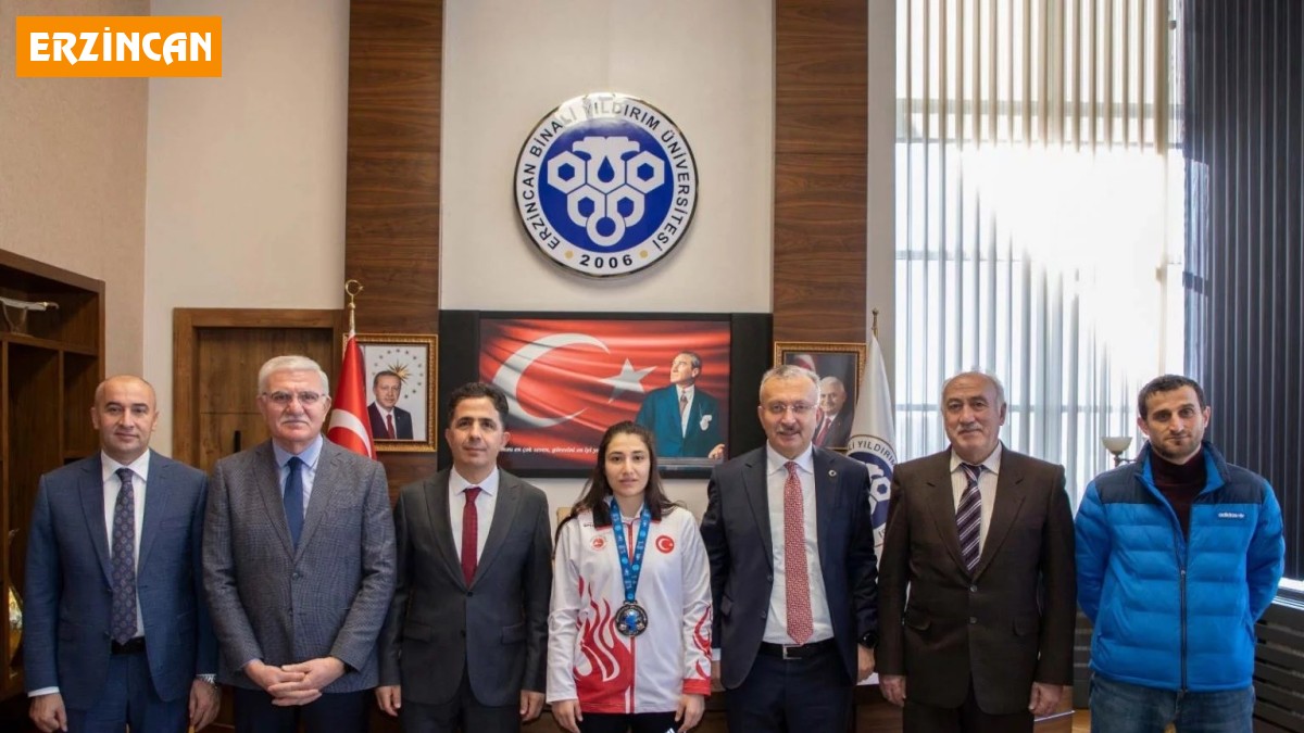 Dünya üçüncüsü kickbokscu Azizoğlu