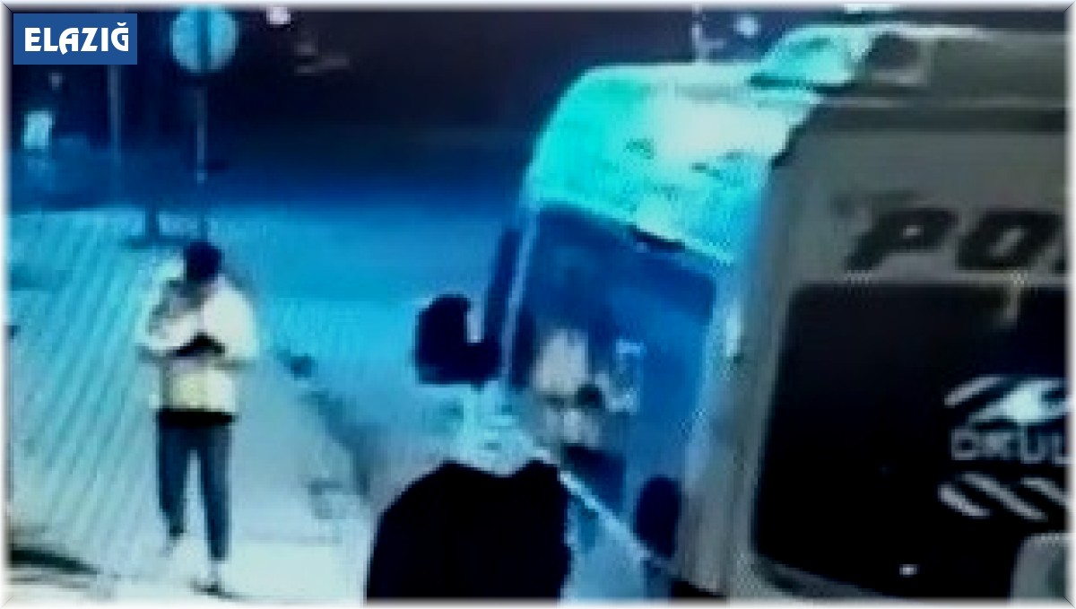 Durduk yere minibüsün lastiğini kesip yoluna devam etti