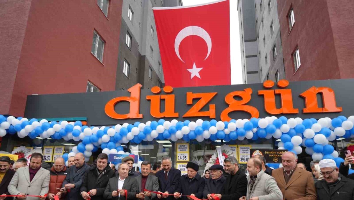 Düzgün marketler 25'nci şubesini törenle açtı