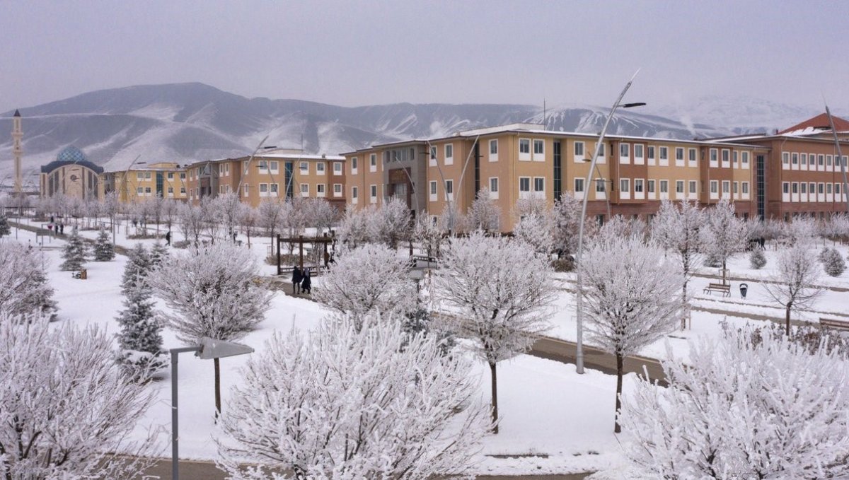 EBYÜ'de eğitime kar engeli